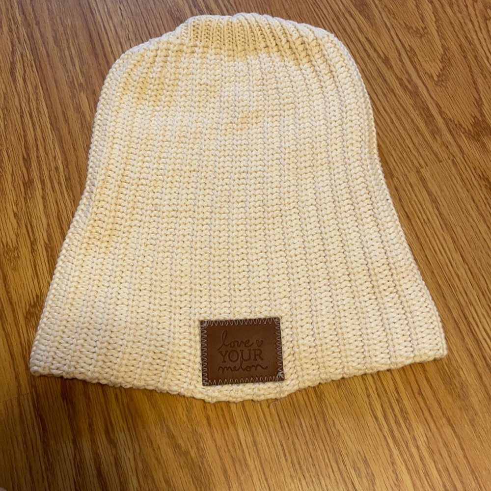 Like new Love Your Melon Hat